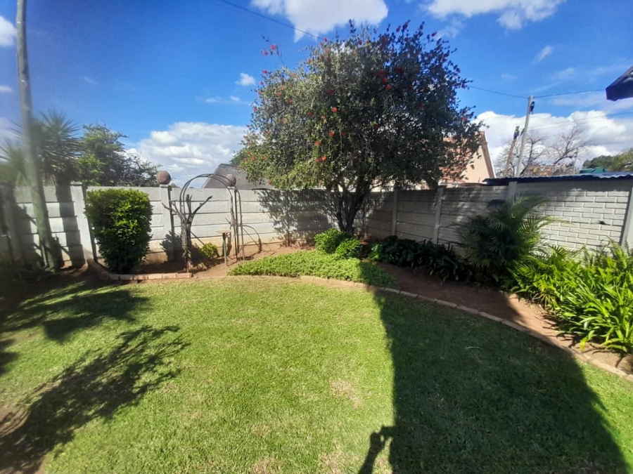 2 Bedroom Property for Sale in Meiringspark North West